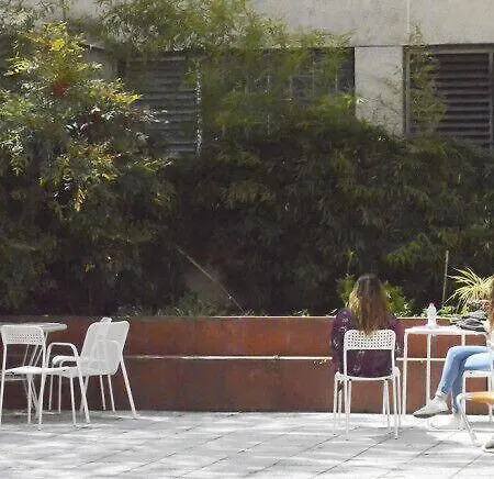 Residencia Universitaria Pare Claret 旅馆 *