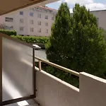 Residencia Universitaria Pare Claret אכסניה ז'ירונה